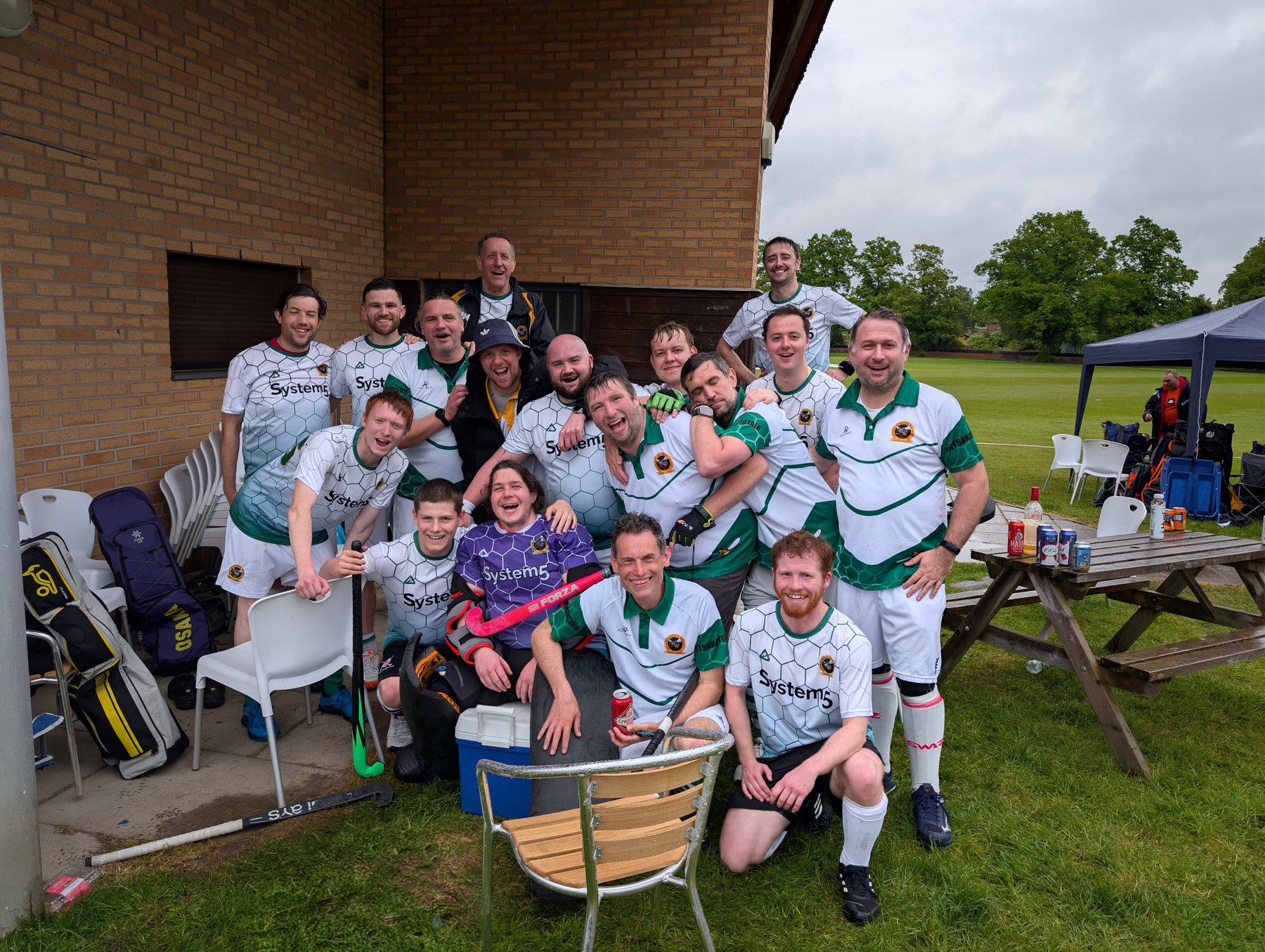 South Manchester Hockey Club team photo in System5 sponsored shirts